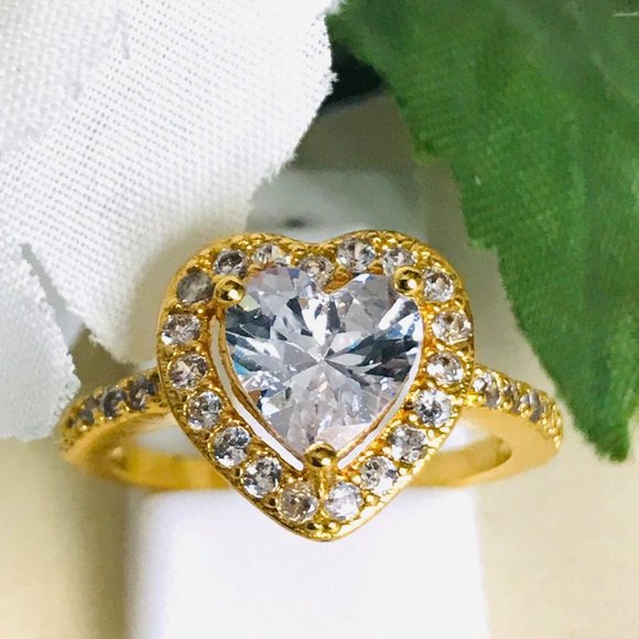 Size 6 - Gorgeous 2CT Heart Cut Diamonique Halo Gold Plated Ring - Picture 7 of 10